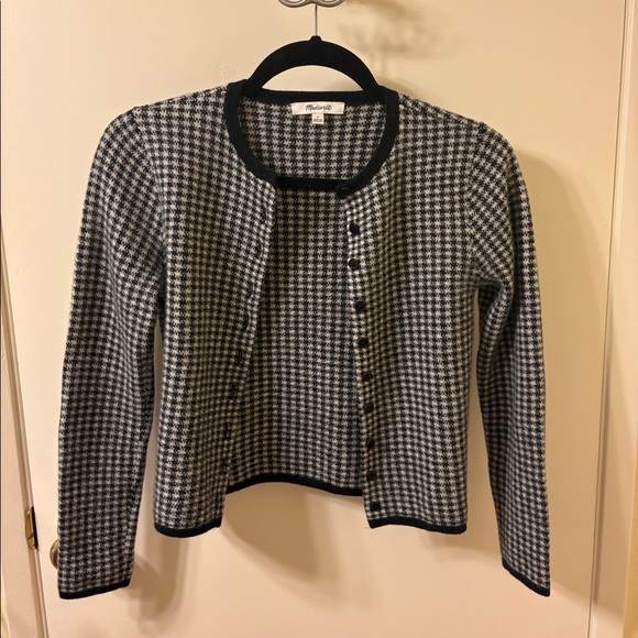Madewell Houndstooth Crewneck Cardigan in 100% Merino Wool - Picture 7 of 10